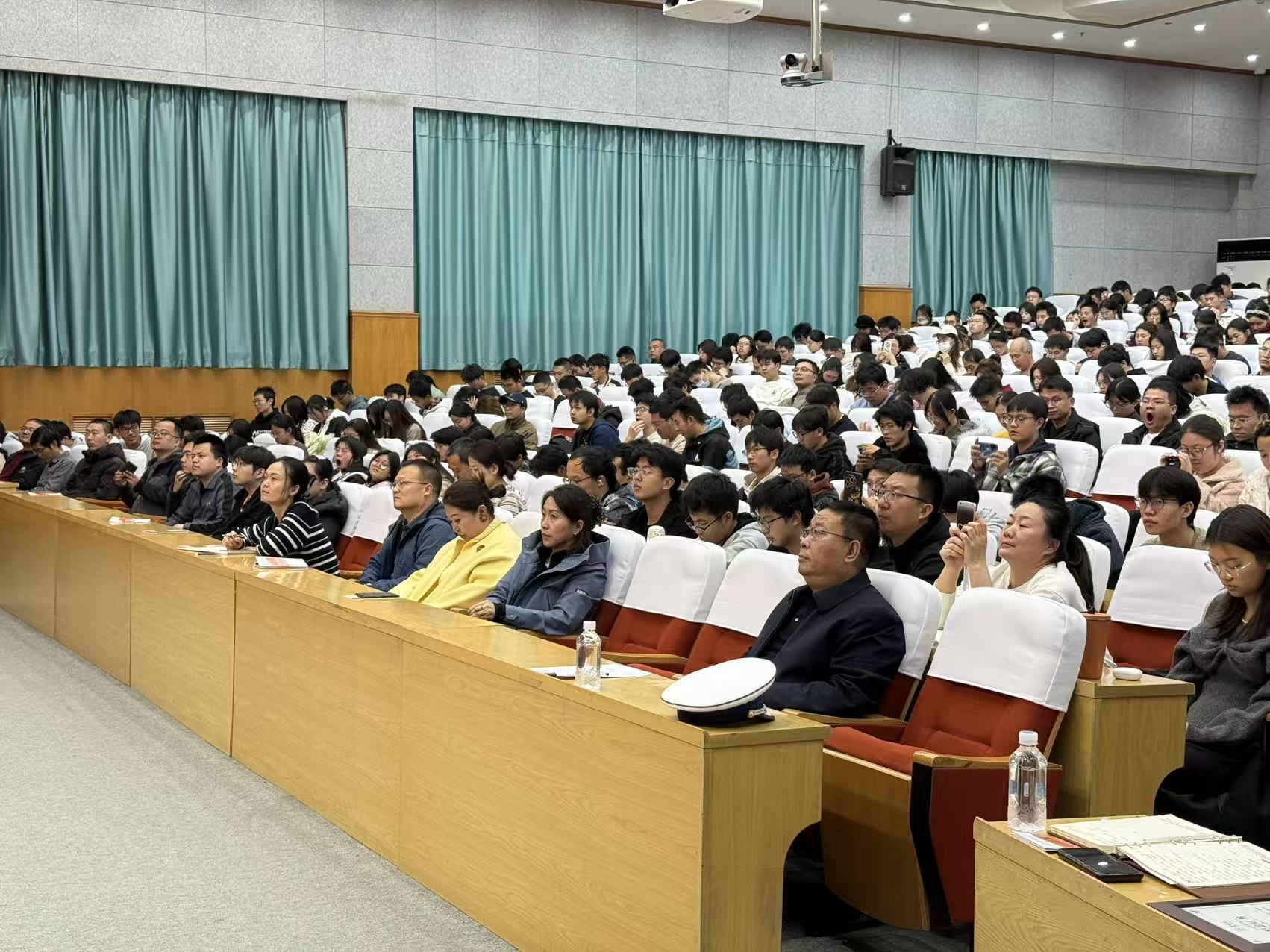 1762512694630017031.jpg 12345.jpg